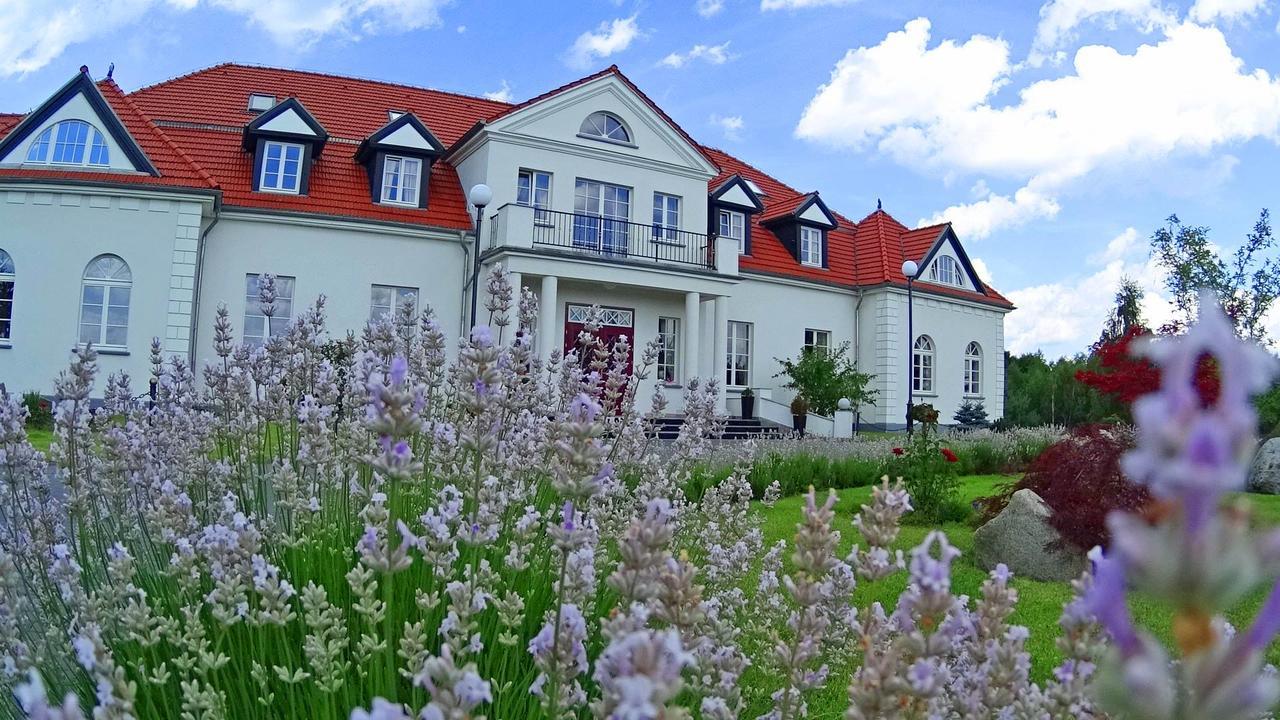 Palac I Folwark Nemino Sierakowice  Exterior foto